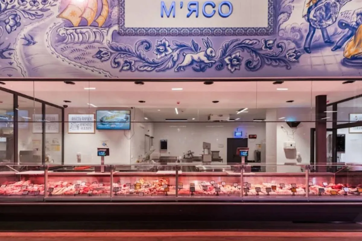 Лабіринти, інсталяції та серце з оргтехніки: чим дивують покупців оновлені Сільпо Лабіринти, інсталяції та серце з оргтехніки: чим дивують покупців оновлені Сільпо - today.ua