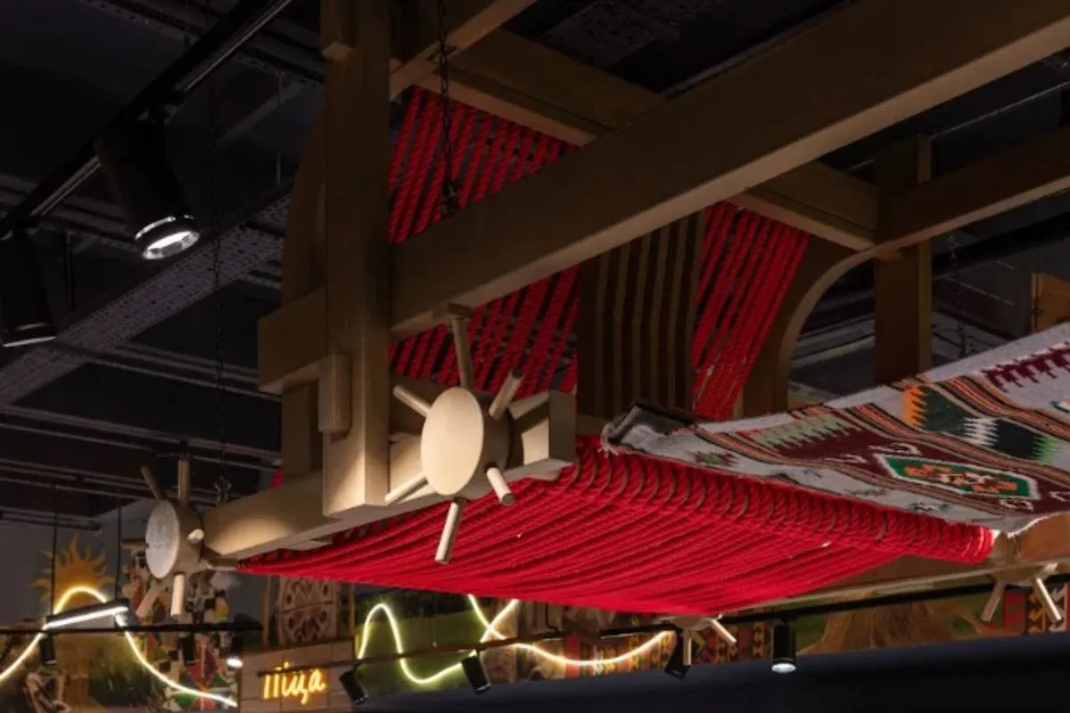 Лабіринти, інсталяції та серце з оргтехніки: чим дивують покупців оновлені Сільпо Лабіринти, інсталяції та серце з оргтехніки: чим дивують покупців оновлені Сільпо - today.ua