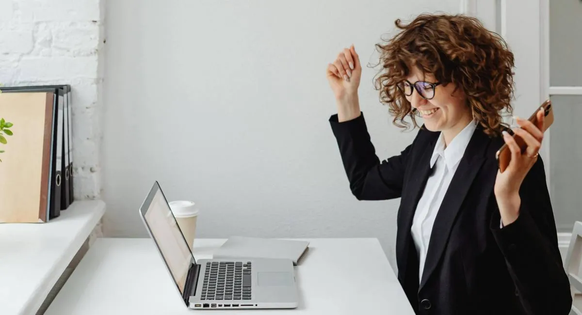 Рост доходов и повышение: каких знаков Зодиака ждет успех на работе в 2026 году - today.ua