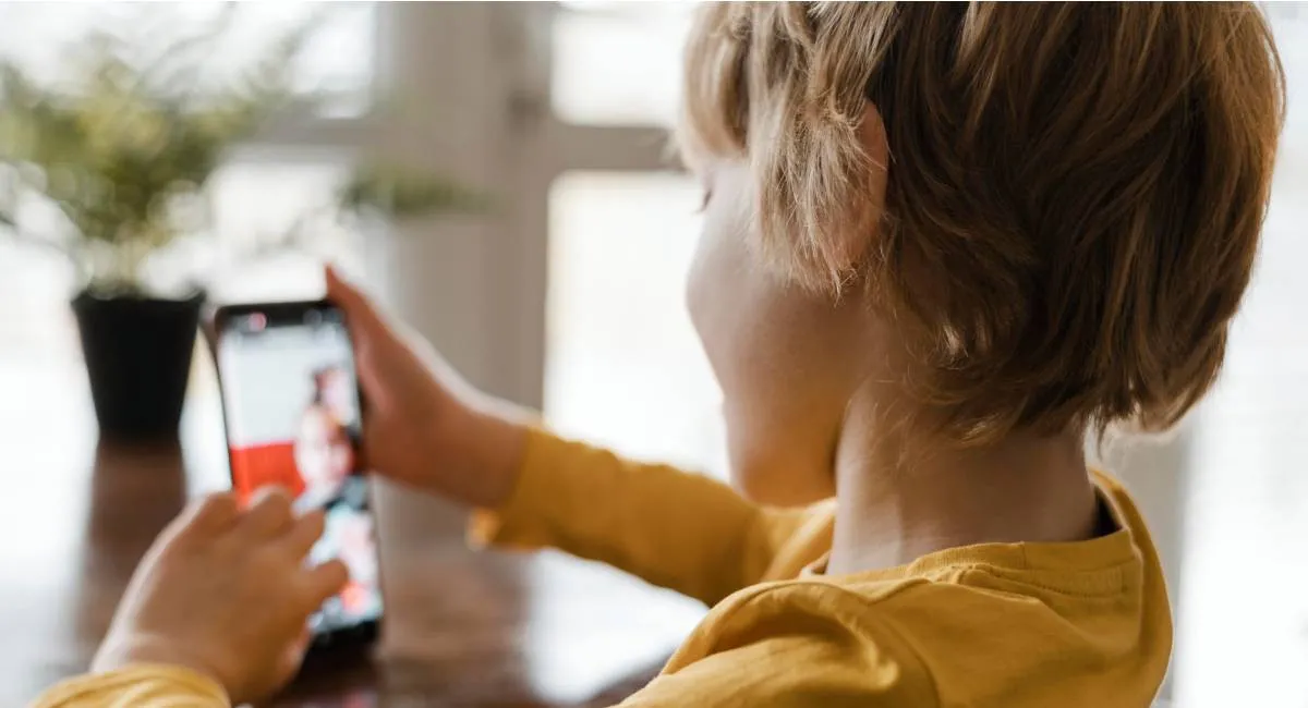 Мошенники взялись за детей: как злоумышленники превращают iPhone детей в кирпич - today.ua