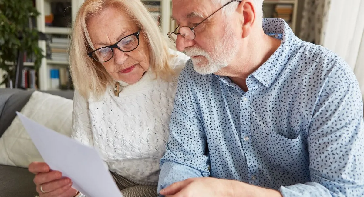 Как украинцам, находящимся за границей, зарабатывать стаж для пенсии: объяснение ПФУ - today.ua