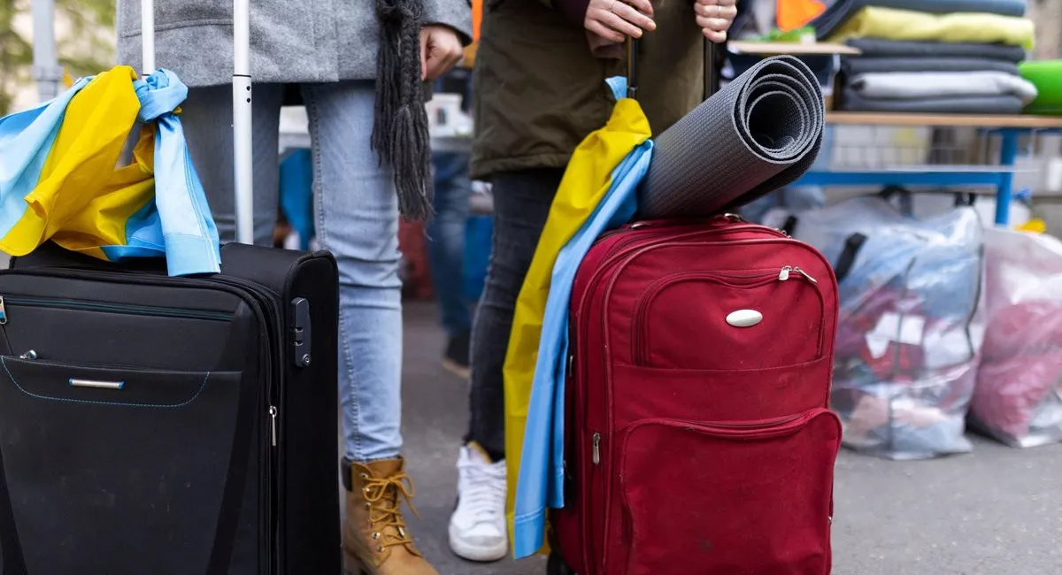 Украинским беженцам во Франции угрожают выселением: названа причина - today.ua