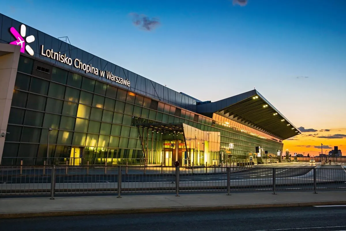 Польша готовит гражданские аэропорты к возможному использованию в военных целях - today.ua