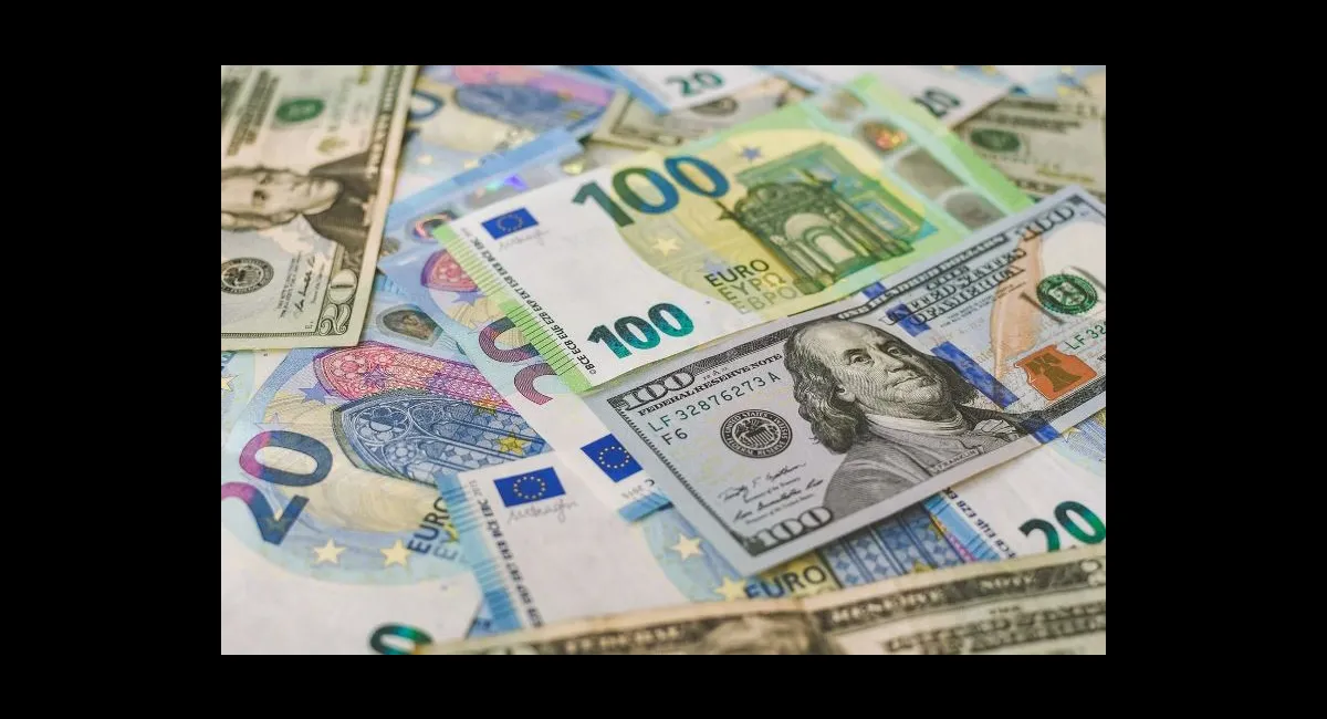 Банкіри розповіли українцям, у якій валюті краще зберігати заощадження - today.ua