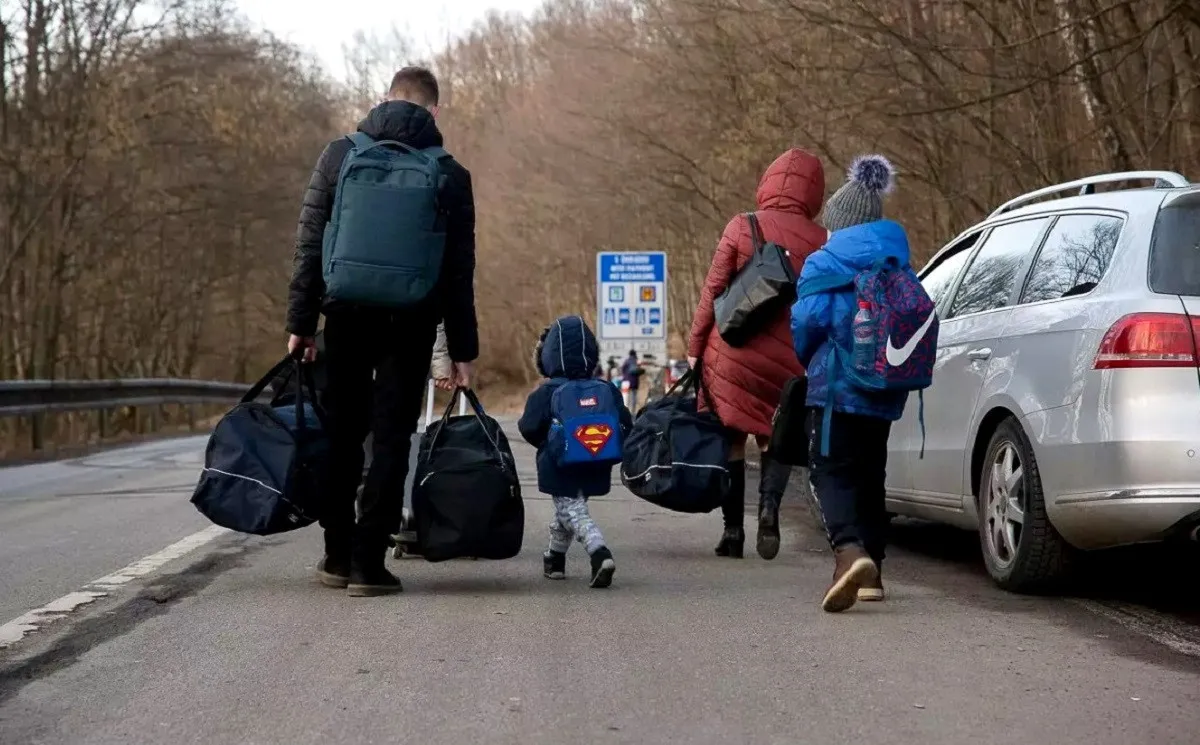 Мінкульт обмежив виїзд за кордон військовозобов'язаним митцям та медійникам з 3 березня Мінкульт обмежив виїзд за кордон військовозобов'язаним митцям та медійникам з 3 березня - today.ua