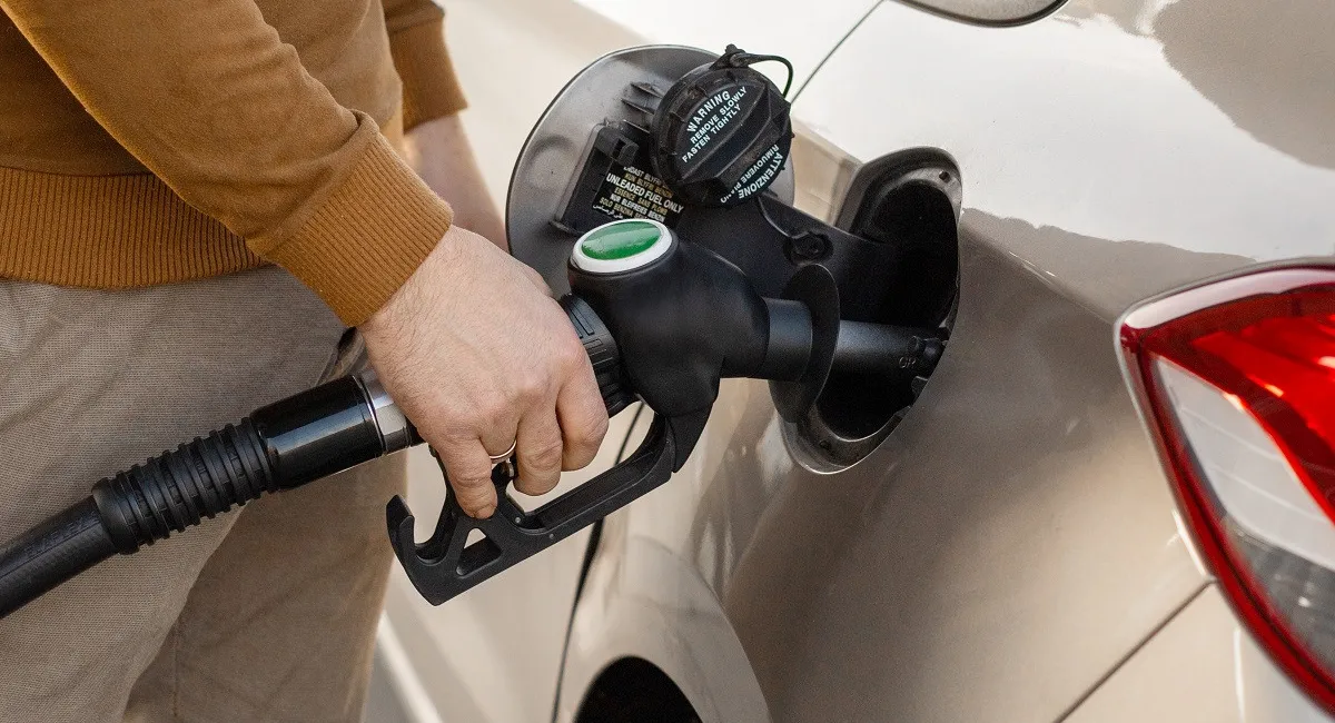 До повного - не варто: працівник АЗС застеріг водіїв, які заливають бак під зав’язку - today.ua