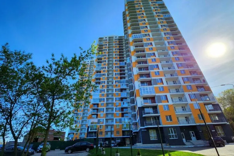 Попри війну, в Україні стрімко зростають ціни на житло: що буде з вартістю квартир найближчими роками - today.ua