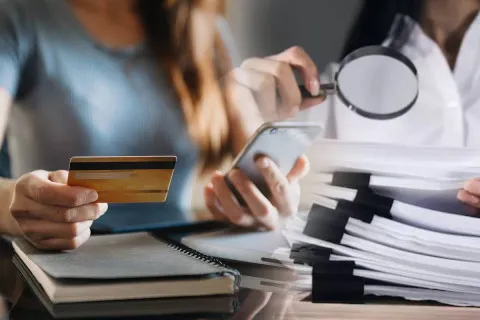 Відкриття банківського рахунку планують перетворити на бюрократичне пекло: банки зможуть перевіряти доходи та адреси клієнтів