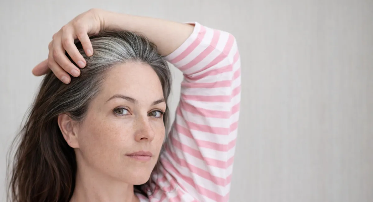 Вік не основна причина: доктор пояснив, чому у людей з'являється сивина - today.ua