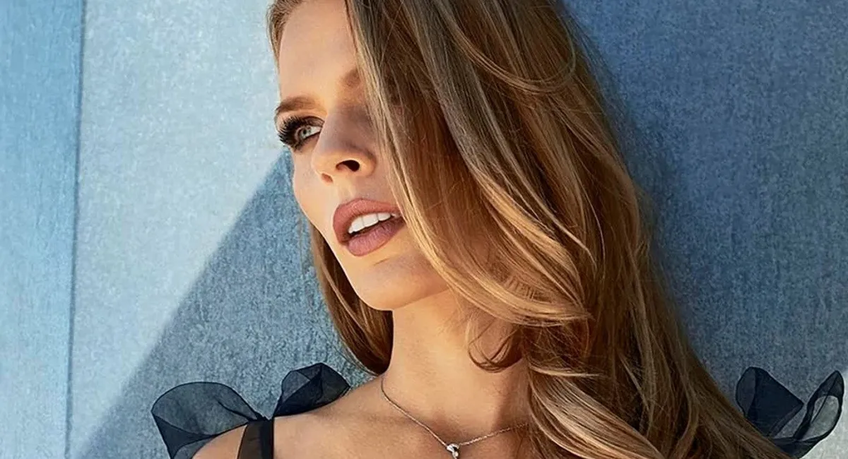 Ольга Фреймут в смелом платье поразила кадрами с сестрой, которую годами скрывала от камер (фото) - today.ua