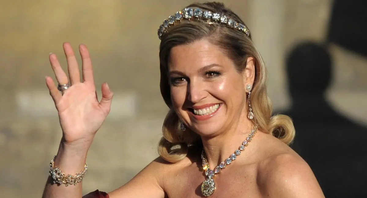 Безопасность нельзя воспринимать как должное: королева Нидерландов внезапно сменила платье на военную форму - today.ua