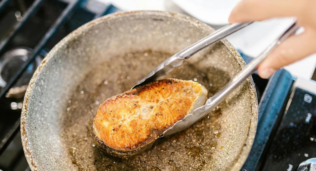 Секрет італійських господинь: як легко позбутися запаху риби та іншої їжі на кухні - today.ua