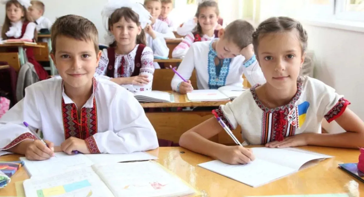Ніколи за часів незалежності такого не було: скорочення годин української мови у школах викликало скандал у соцмережах - today.ua