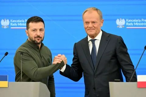 Польща претендує на Ощадбанк: WP Wiadomości дізналося про амбітний план Туска щодо України