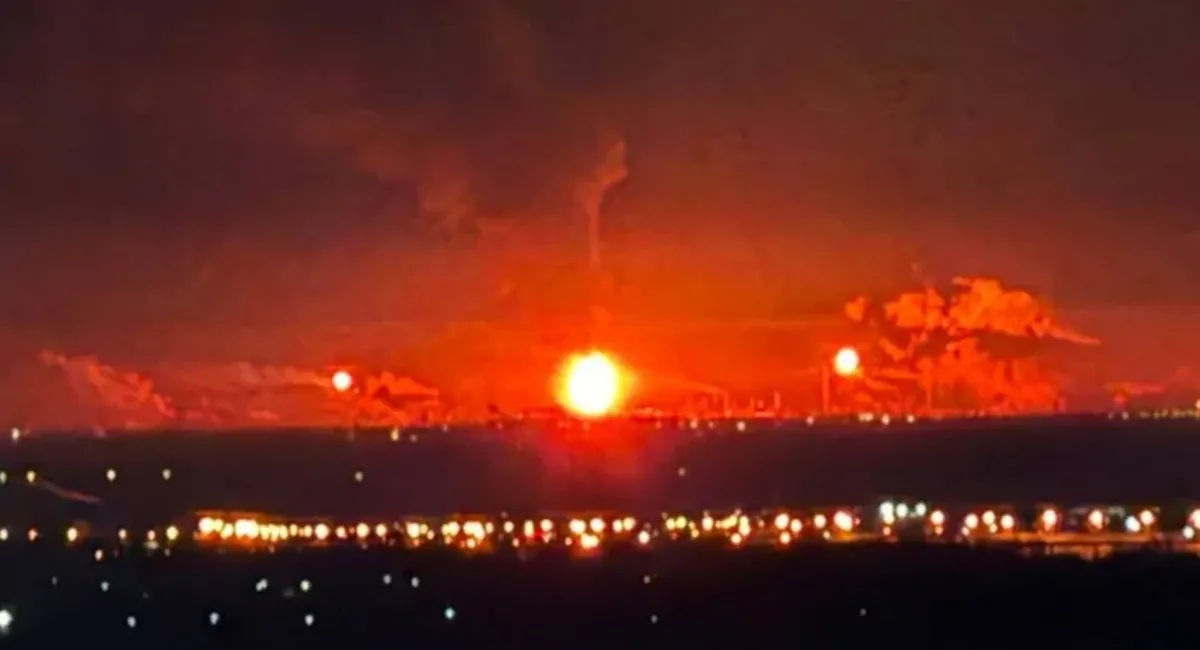 Добрі дрони завітали на НПЗ Лукойлу у Волгограді: зафіксовано масштабну пожежу (фото, відео) - today.ua