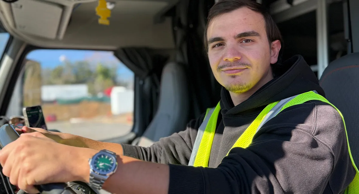 Нуль ДТП з 2021 року: правила безпеки від українського трак-драйвера Івана Проненка - today.ua