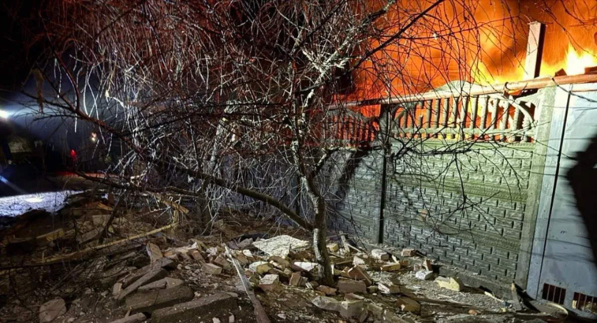 Росіяни вдарили по Запоріжжю: зруйновані житлові будинки, є постраждалі (фото) - today.ua