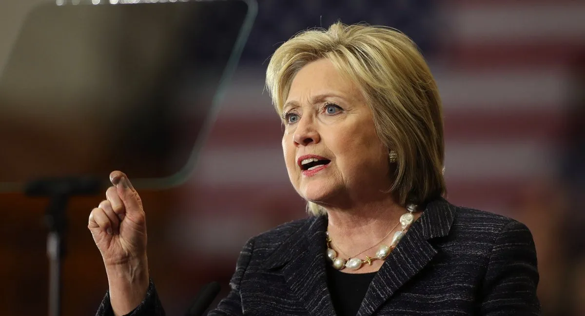 Позорный подход: Клинтон резко раскритиковала политику Трампа в отношении войны в Украине - today.ua