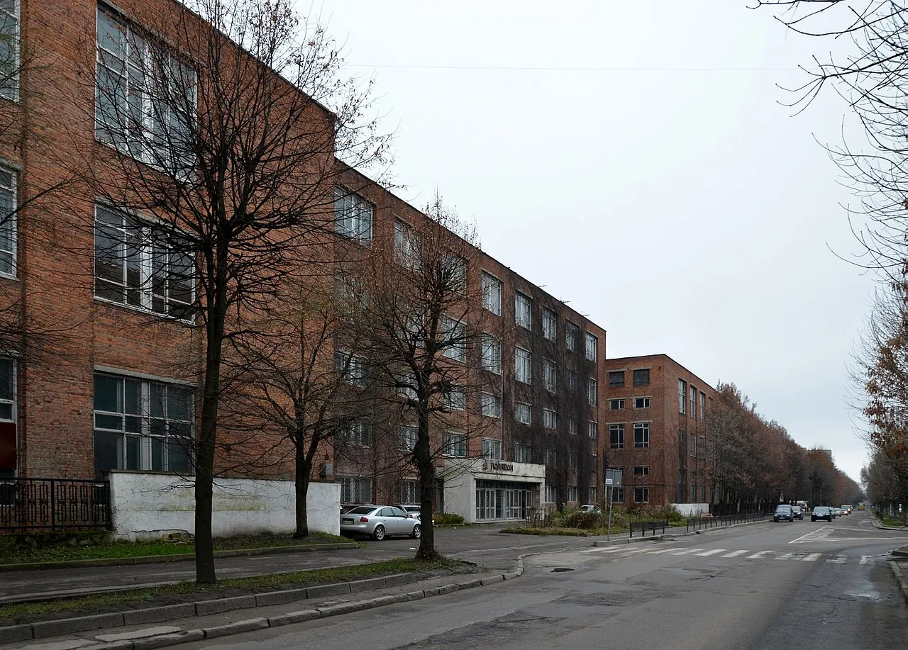 Квартири, що роками стоять порожніми, будуть передавати у користування переселенцям - today.ua