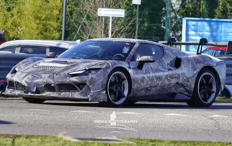 Перші фото гоночної Ferrari: на дорогах тестують нову версію суперкара 296 Challenge Stradale - today.ua