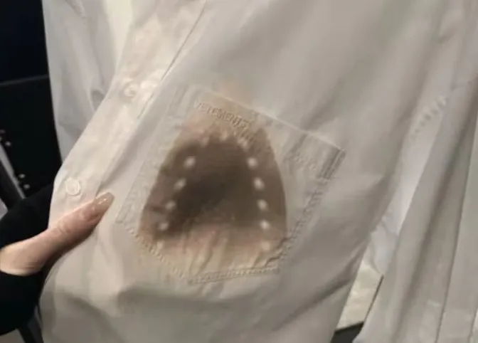 Мама зробила б безкоштовно: у мережі висміяли сорочку за $1139 від відомого бренду Мама зробила б безкоштовно: у мережі висміяли сорочку за $1139 від відомого бренду - today.ua