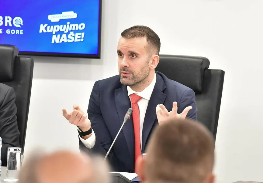 У Чорногорії українець на BMW протаранив кортеж прем'єр-міністра: подробиці ДТП - today.ua