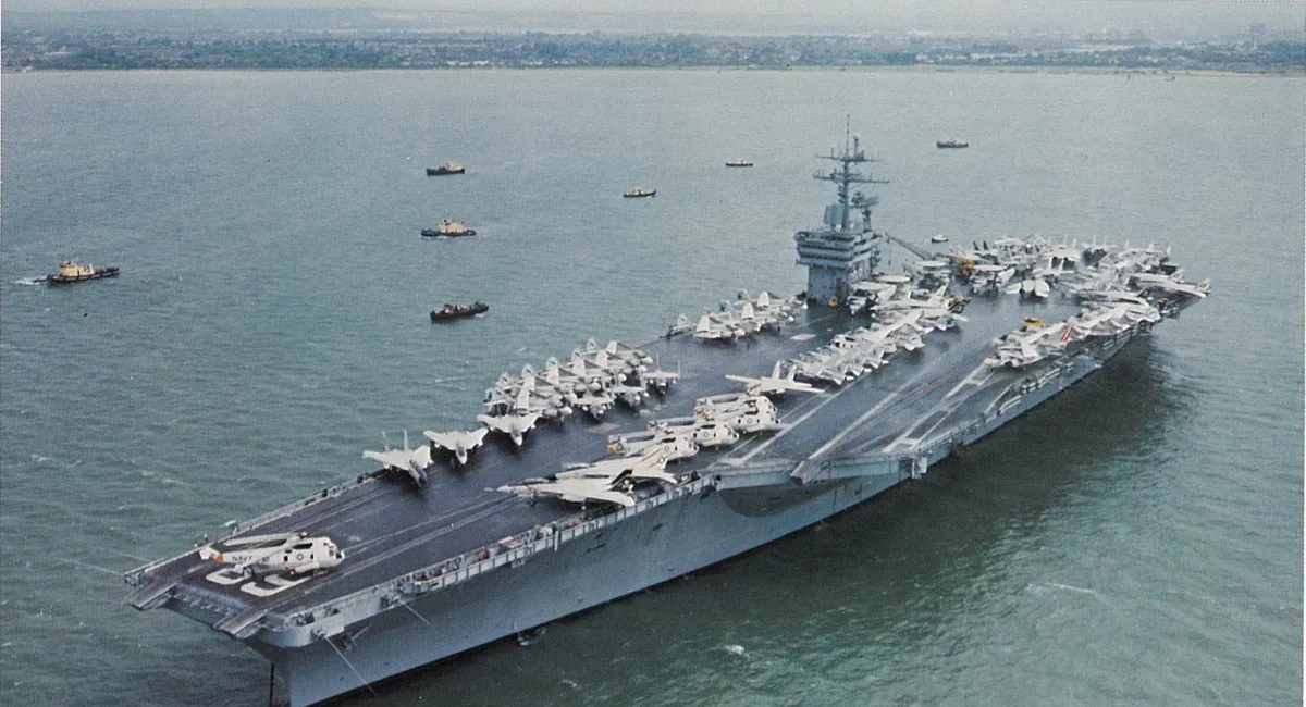 Мовчали більше 20 років: американські військові розповіли, як їхній авіаносець Nimitz супроводжували НЛО (Відео) - today.ua