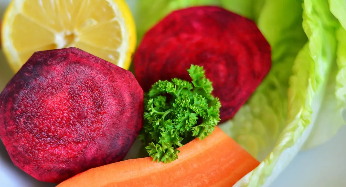 Большинство людей ест свеклу неправильно: какие ошибки убивают пользу овоща - today.ua