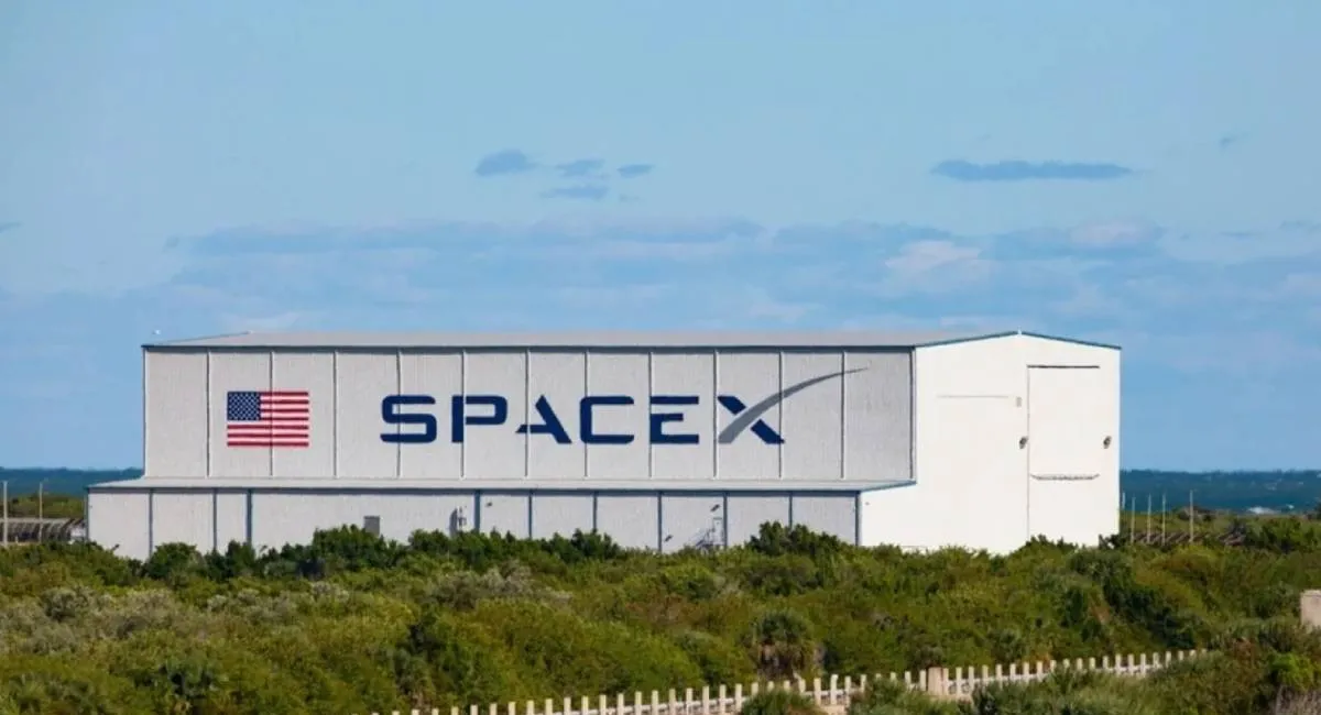 Илон Маск берется за оружие: SpaceX разрабатывает автономные дроны для Пентагона - today.ua