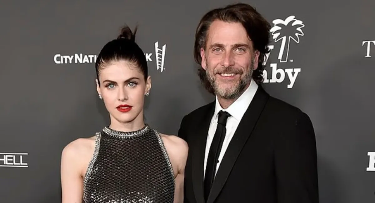 Александра Даддарио разводится с Эндрю Формом: названа причина расставания после 3 лет брака - today.ua