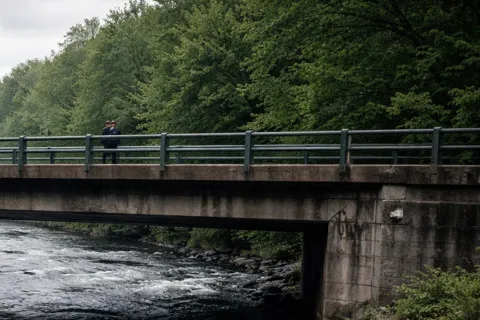 Чоловік під час сварки з дружиною скинув дитину з мосту