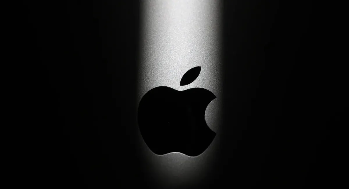 Складаний iPhone Fold запустили у виробництво: стали відомі параметри екрана - today.ua