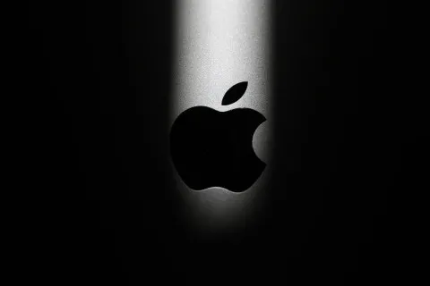 Складаний iPhone Fold запустили у виробництво: стали відомі параметри екрана