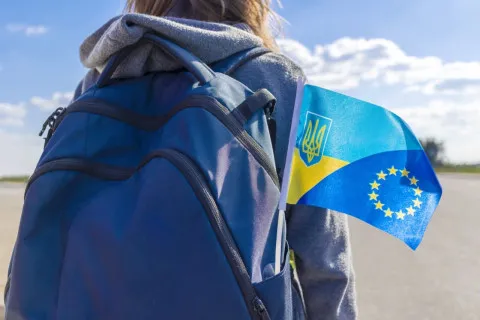 Українцям, які виїхали за кордон через війну, виплатять грошову компенсацію