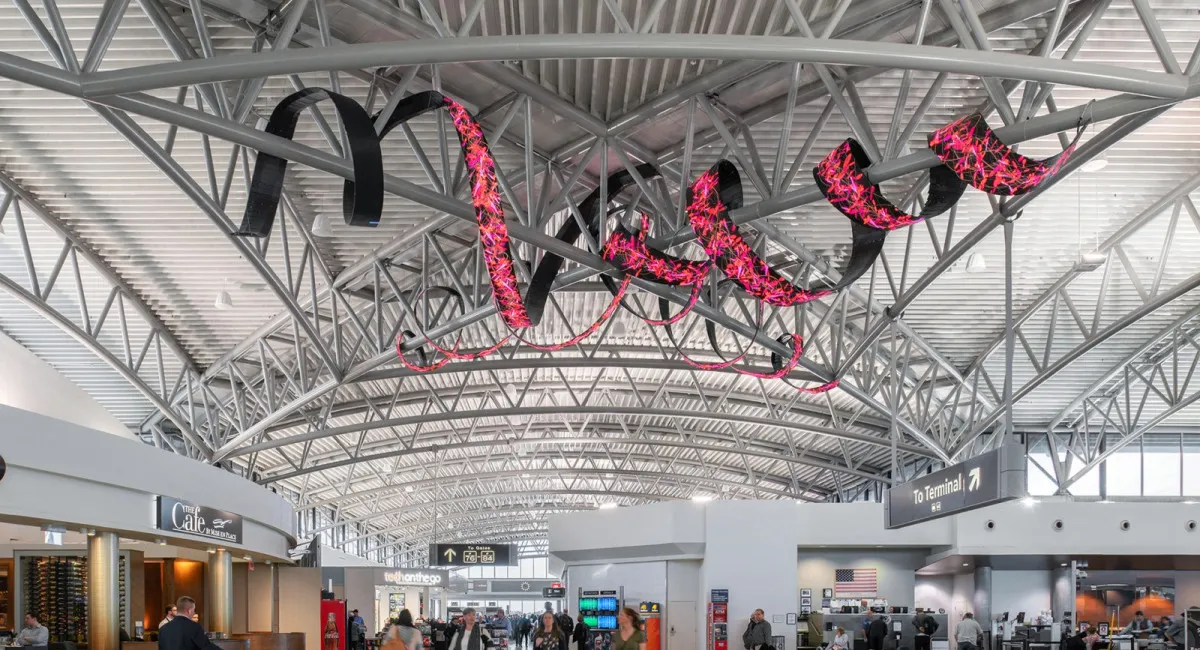 Ми зупиняємо безумство: аеропорт Тампи заборонив піжами після кроксів  - today.ua