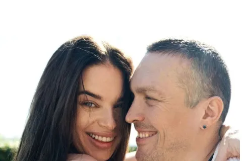 Олександр Усик та його дружина підтримали Бубку після виступу Гераскевича