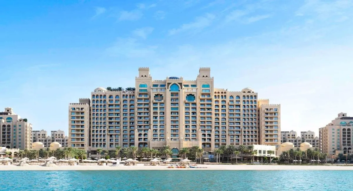 Чергові вибухи в Дубаї: спалахнула пожежа в готелі Fairmont, є постраждалі - today.ua