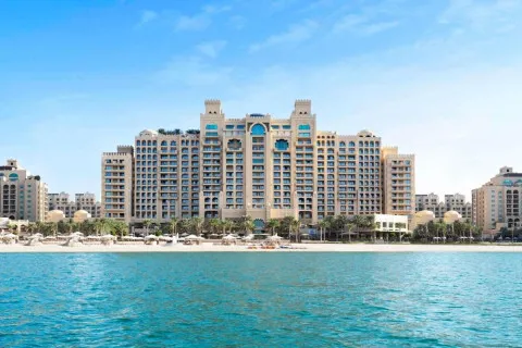 Чергові вибухи в Дубаї: спалахнула пожежа в готелі Fairmont, є постраждалі