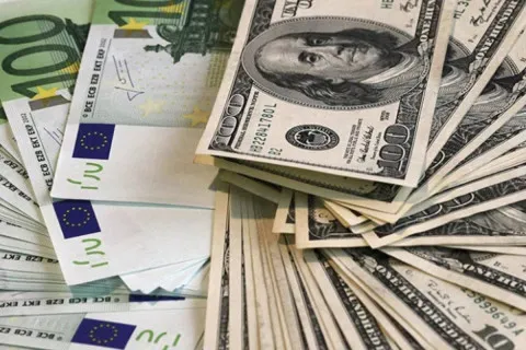 Доллар и евро снова растут: НБУ обновил курс валют на 5 января