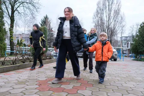 В двух областях Украины объявлена принудительная эвакуация детей