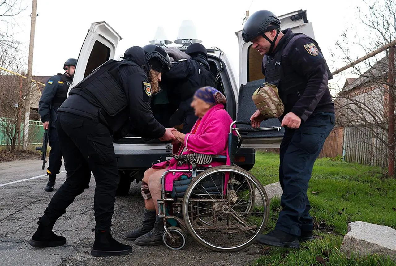 В двух областях Украины объявлена принудительная эвакуация детей В двух областях Украины объявлена принудительная эвакуация детей - today.ua