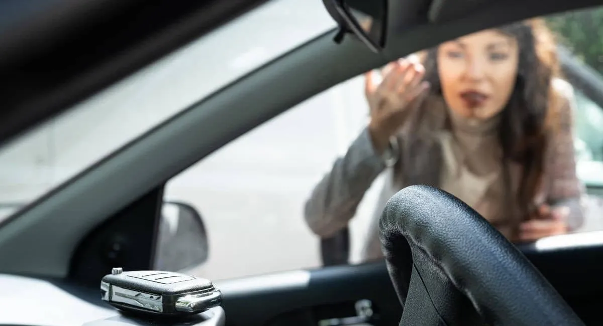 Как быстро открыть авто, если забыли ключи внутри: спасительный лайфхак для водителей - today.ua