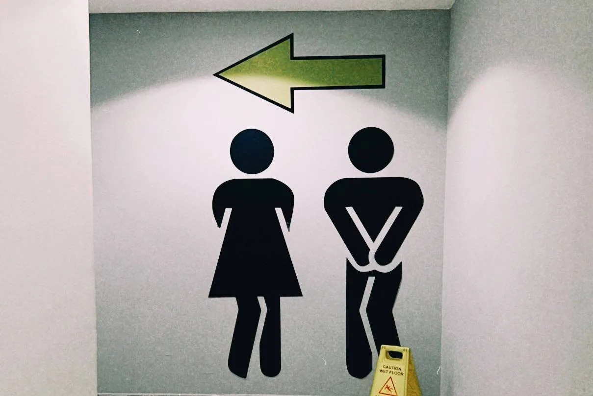 Які інфекції можна підчепити, якщо сідати на унітаз у громадських туалетах: лікарка здивувала відповіддю Які інфекції можна підчепити, якщо сідати на унітаз у громадських туалетах: лікарка здивувала відповіддю - today.ua