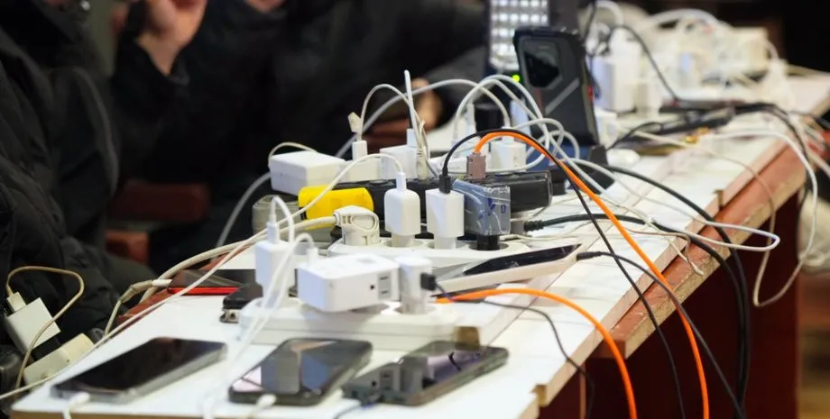 Украинцы создали пункт несокрушимости в Берлине — помогают немцам пережить блэкаут - today.ua