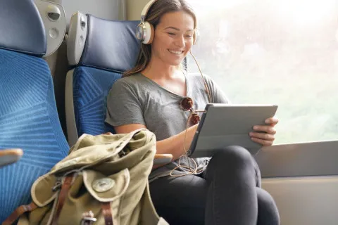 УЗ запустила Wi‑Fi у поїздах далекого сполучення: де вже діє послуга та скільки коштує 