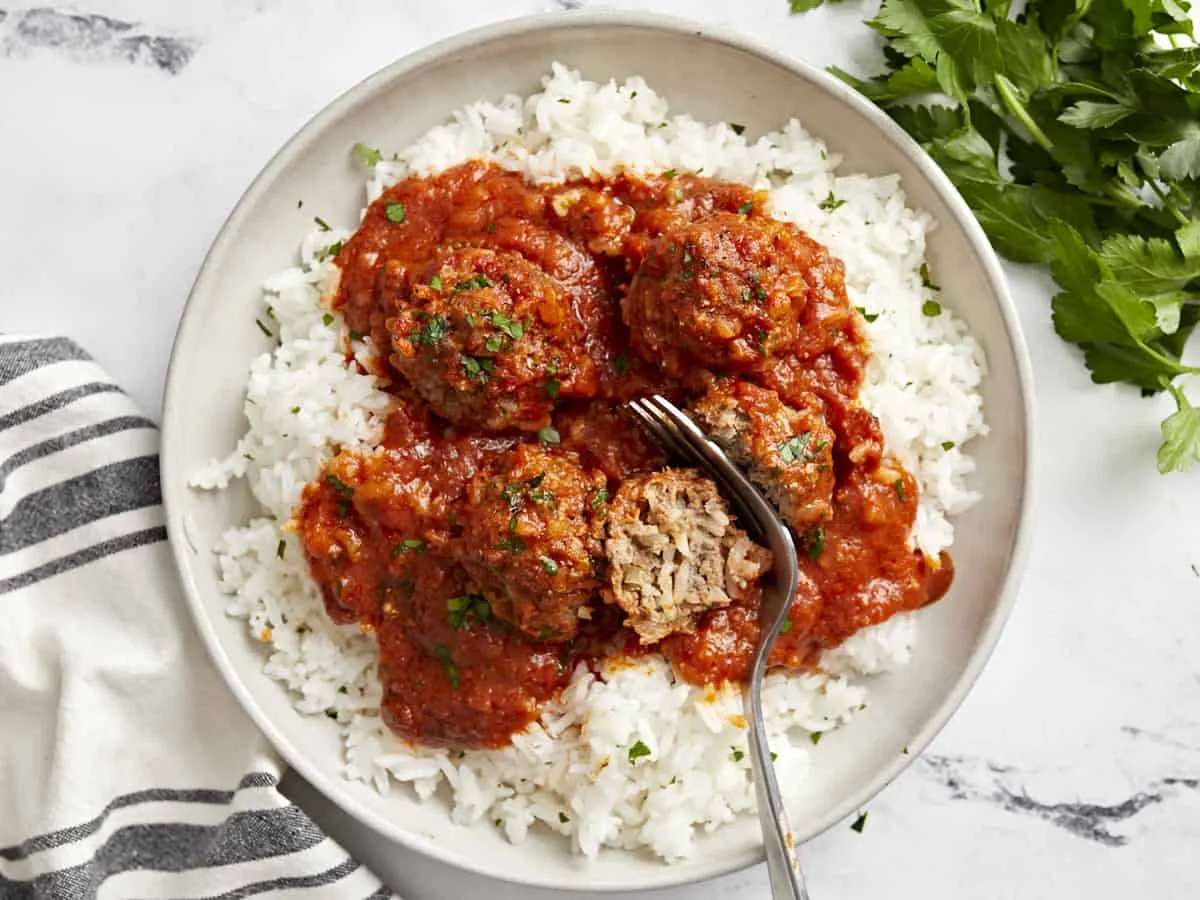 Соковиті та ароматні тефтелі без зайвих клопотів: рецепт, який варто зберегти Соковиті та ароматні тефтелі без зайвих клопотів: рецепт, який варто зберегти - today.ua