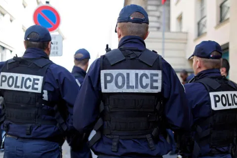 Таємнича записка і погрози: у Франції за дивних обставин загинув російський журналіст