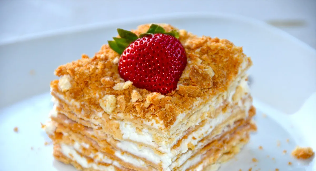 Торт Наполеон без выпечки: как всего за 20 минут приготовить любимый десерт - today.ua