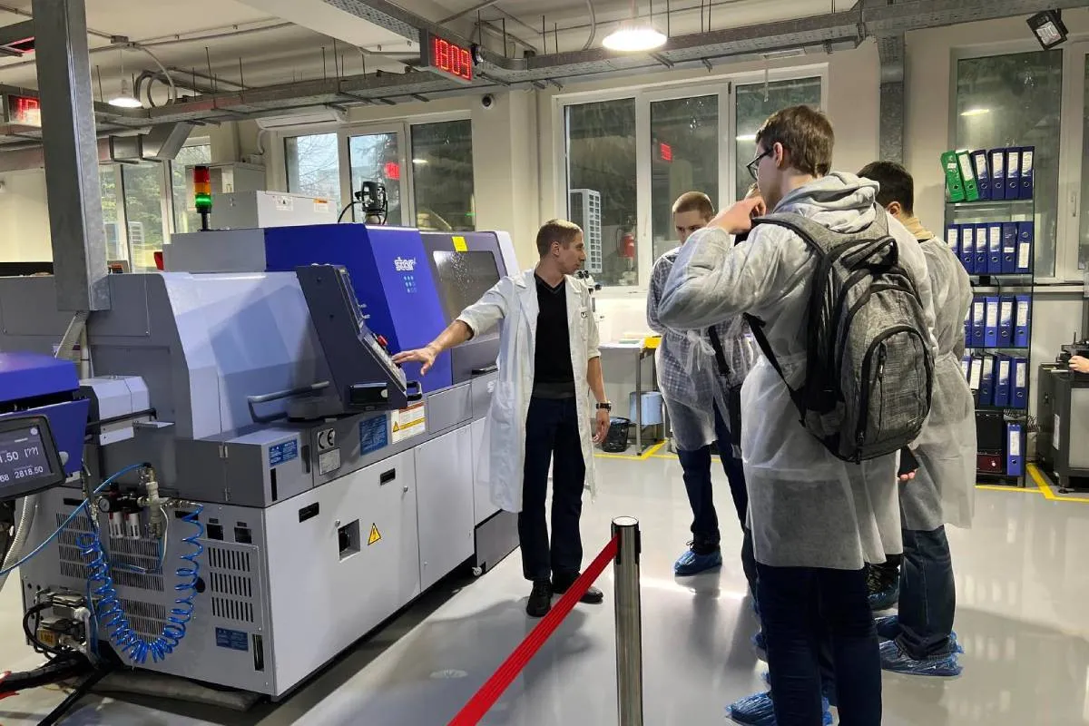 От парты к станку: дефицит кадров заставляет работодателей массово трудоустраивать студентов - today.ua