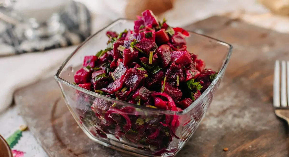 Салат После праздников: блюдо из двух простых продуктов сделает ужин вкусным, а тело лёгким - today.ua